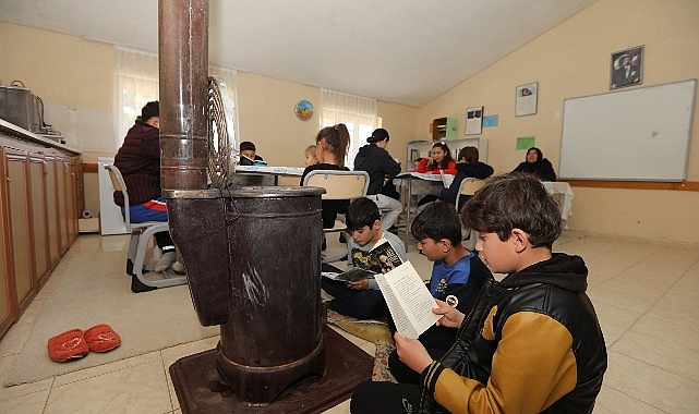 Büyükşehir’den Kırsaldaki Çocuklara Kitap Desteği