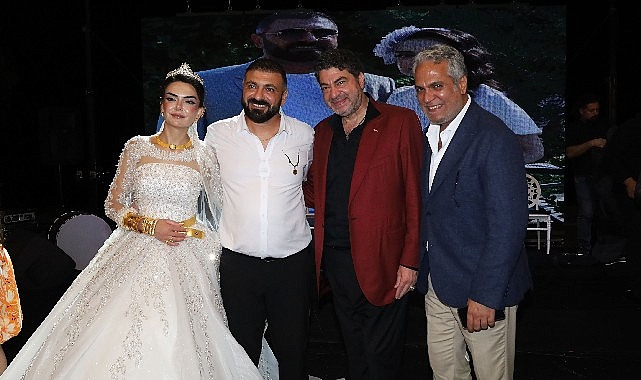Yıllardır ortalarda yoktular! Popstar Selçuk ve Hakan Taşıyan yıllar sonra aynı düğünde ortaya çıktı